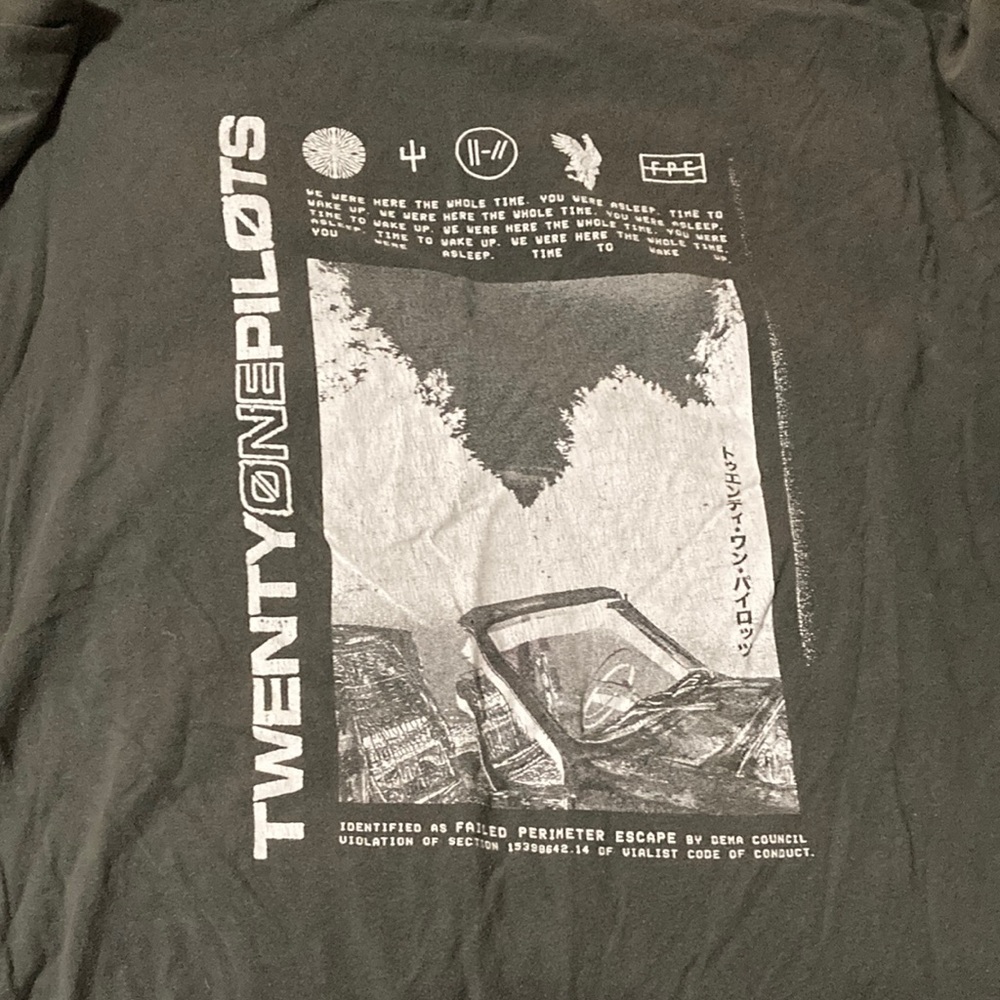 Twenty one pilots shirt